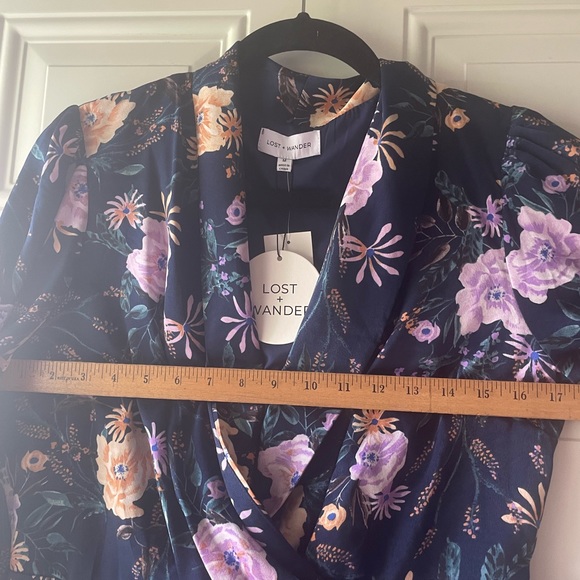 🎉$10 SALE! Lost+Wander navy floral mini - Picture 8 of 10